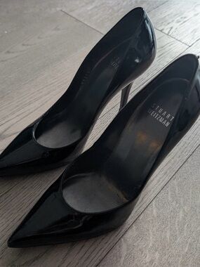 Stuart Weitzman Black Patent
Leather Heels Sz 6